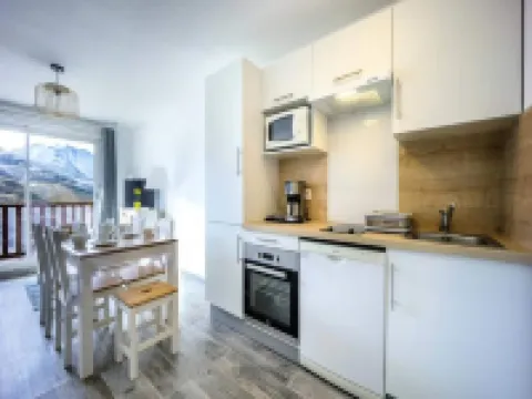 2 Rooms for 6 People