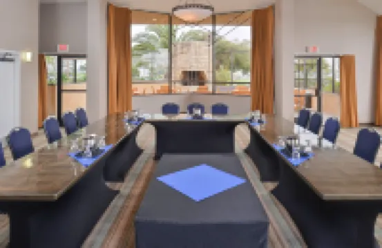 Holiday Inn Express & Suites VENTURA HARBOR by IHG