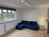 4 Bed House - Sleeps 10 - Pets - Parking - Wifi Hotels in Sutton