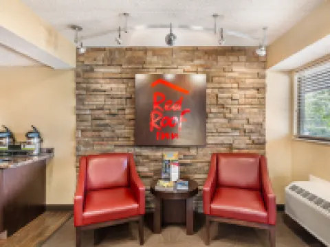 Red Roof Inn Erie - I-90 Hotels in Summit Township