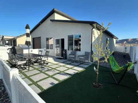 Kokopelli House - Modern Retreat in Fruita Desert