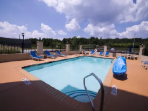 ホリデイ イン エクスプレス ホテル & スイーツ アトランタ イースト - リトニア by IHG リソニアのホテル