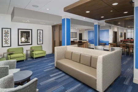 Holiday Inn Express Pensacola Downtown Отели рядом с достопримечательностью «Pensacola Beach Gulf Pier»