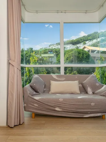 รูปภาพของMountain view bright apartment in Kata