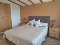 Casita Leon - Peaceful Villa Retreat with Private Pool & Panoramic Views.