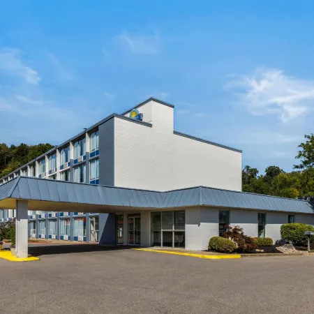 Days Inn by Wyndham Cambridge