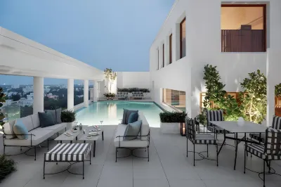 The Raintree, St. Mary’s Road Hotel berhampiran Tntj Maduvinkarai