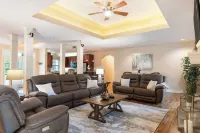 Villa at the Hills - A Grand Branson Vacation! 4 Bdr Golf Resort Villa