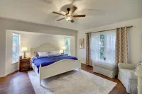 'Casa Blanco' Escape w/ Fire Pit in Sebastian! - พร้อมWifi