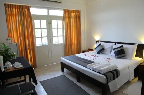 Nathaliya Transit Hotel