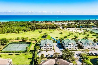 POSHPADZ-Sandpiper Villa Walk to Jupiter Beach-Bella Vista Hotel in zona Ocean Cay Park