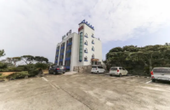 The Sea of Jeju Dream โรงแรมใกล้ห้องสมุด Aewol Public Library