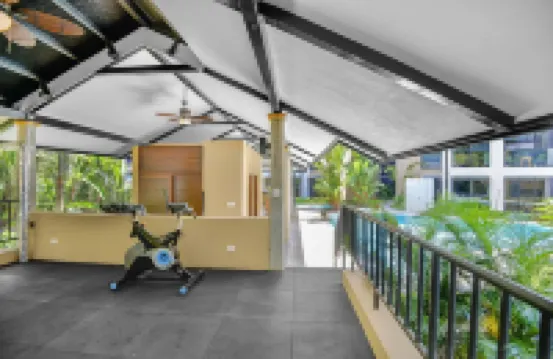 Brand New Loft Few Steps From The Beach