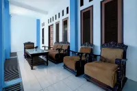 Hotel O 94843 Syariah Hj. Lilis Sukabumi - 2-Star