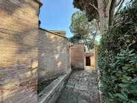 Spacious Rome Loft in Aventine Area Hotels in 