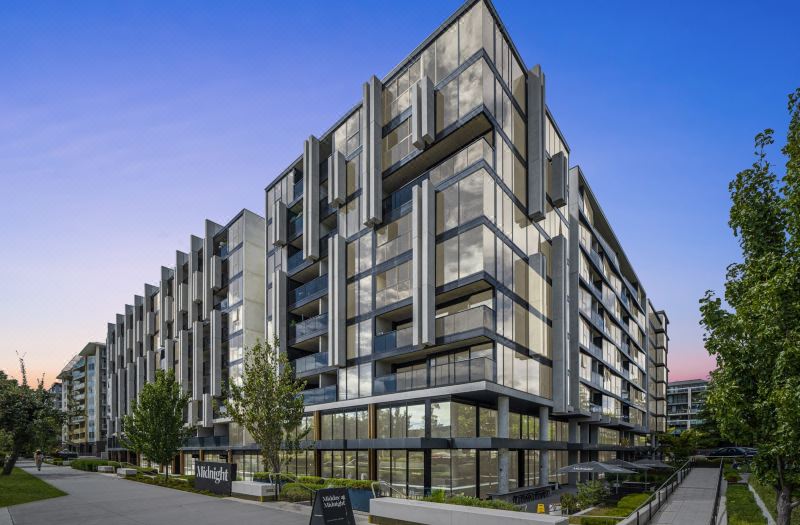 Chic Inner-City 2-Bed Abode with Pool, Gym & Sauna