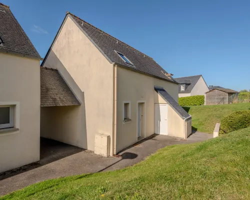 Peaceful coastal stay with access to pool Hotels in Saint-Nic