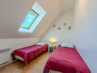 Peaceful coastal stay with access to pool