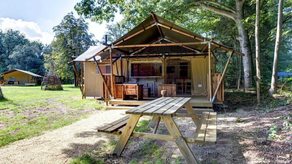 Glamping Tent in Tranquil Park