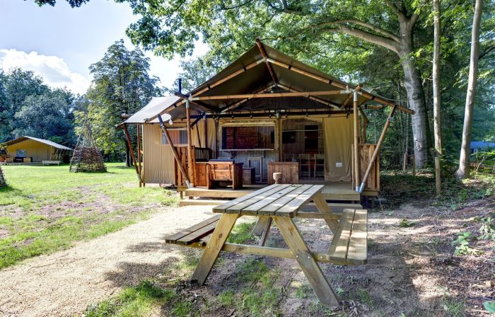 Glamping Tent in Tranquil Park