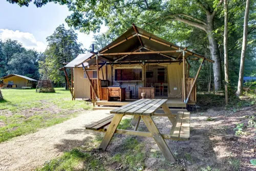 Glamping Tent in Tranquil Park - 3-Star