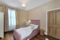 Tealby House Hotels in Rushcliffe District