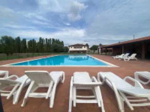 Agriturismo con piscina immerso nella natura La Bisa Hotel a Trecenta