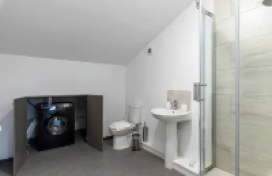 The Elderns Spacious 2BR Netflix Parkingshops