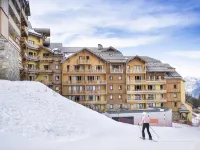 Apartment in Risoul with Ski-in/Ski-Out Access Hotels in Risoul