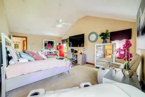 Dyer Family Escape - 20 Mi to Lake Michigan! - Apartments