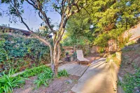 Walk to Keller Beach: Waterfront Studio w/ Hot Tub Hotels in Richmond