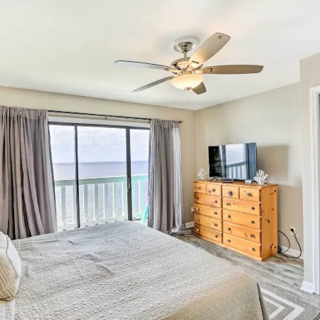 Waterfront Escape w/ Balcony on Shell Point Beach!