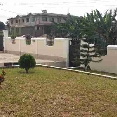 Entire First Floor With 3 En-suite Bedrooms Hotel Exterior