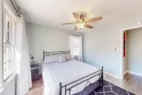 6 Mi to Dtwn: 'Macon Memories' Dog-Friendly Haven - 4-Star