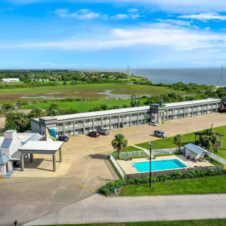 Quality Inn & Suites Port Lavaca Near Lighthouse Beach