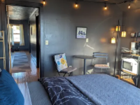 Feather Nest Inn Hotels in Cook County