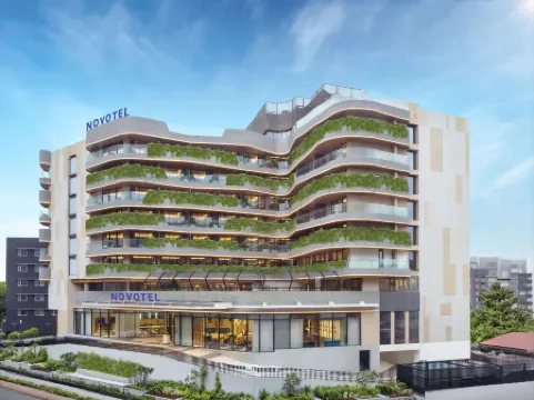 Novotel Goa Panjim Отели рядом с достопримечательностью «Мирамар Бич»