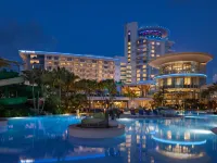 Pier Sixty-Six Hotels near Pier Sixty-Six