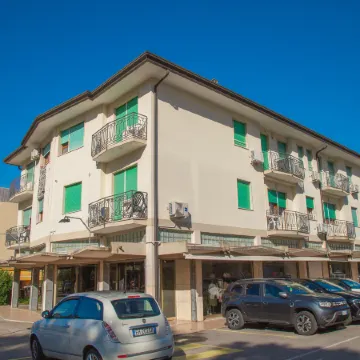 Downtown flat 250mt from the beach
