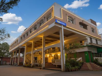 FabHotel Om Sai I