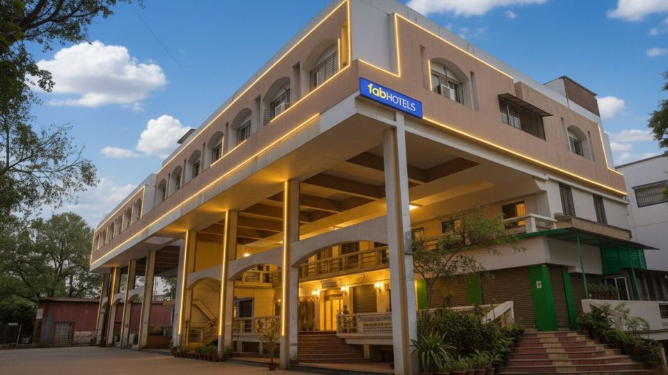 FabHotel Om Sai I