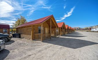 Bryce Canyon Log Cabins