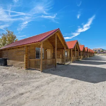 Bryce Canyon Log Cabins