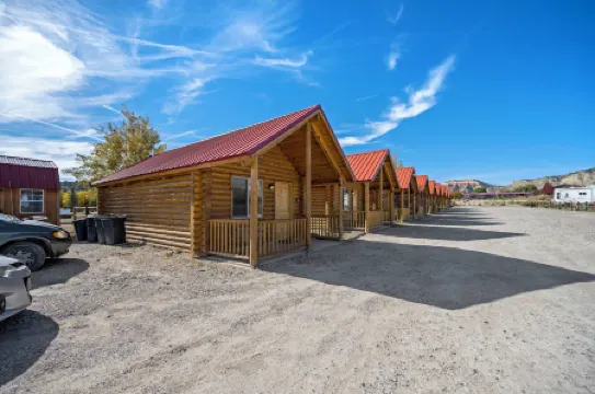 Bryce Canyon Log Cabins