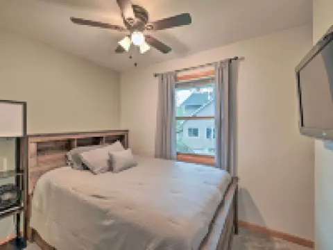 บ้านแต่งตั้งริมฝั่งที่ Gloversville พร้อมชายหาด + ท่าเรือ! โรงแรมในFulton County