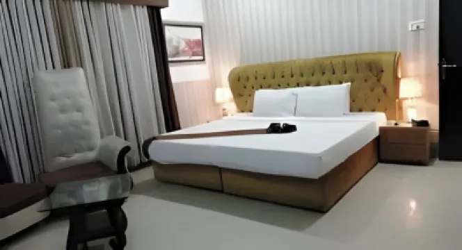 Helen Suites Hotel โรงแรมใน