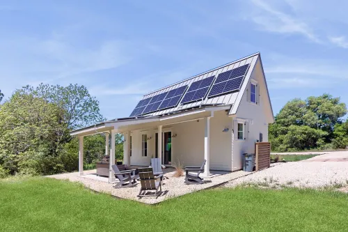Eco-Chic Lake Somerville Area Farmhouse w/ Porch - chambre d’hôtes