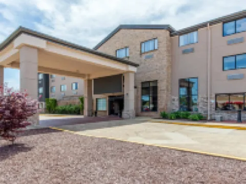 Comfort Inn & Suites Hotels in Pike County