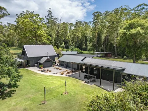 Secluded Getaway – Cabin & Barn Stay7 minutes from beautiful Valla beach