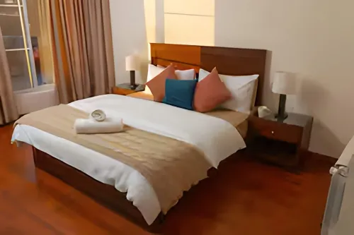 Cozy 4BR Mountain Cottage - Homestays